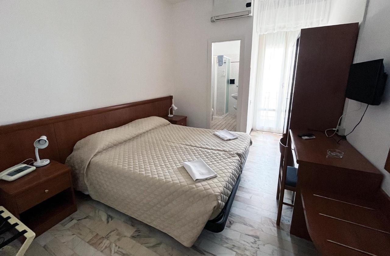 Caravan Hotel