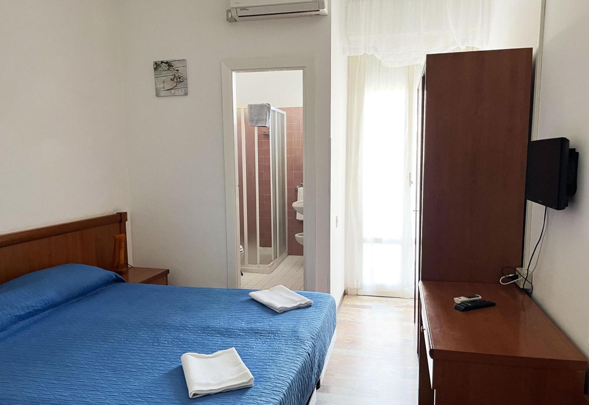 Hotel Caravan