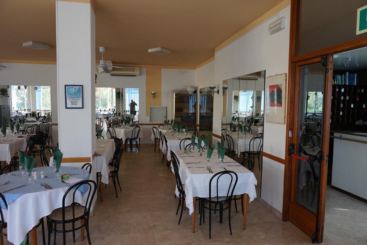 Caravan Hotel 2*